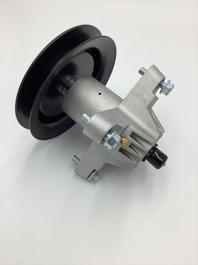 SP1016 Kioti Daedong MTD Rover Massey Ferguson Troy Bilt Toro White Spindle Assembly Suits 38 inch Deck;